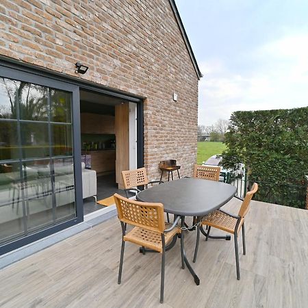 La Petite Maison Dans La Prairie Отон Экстерьер фото