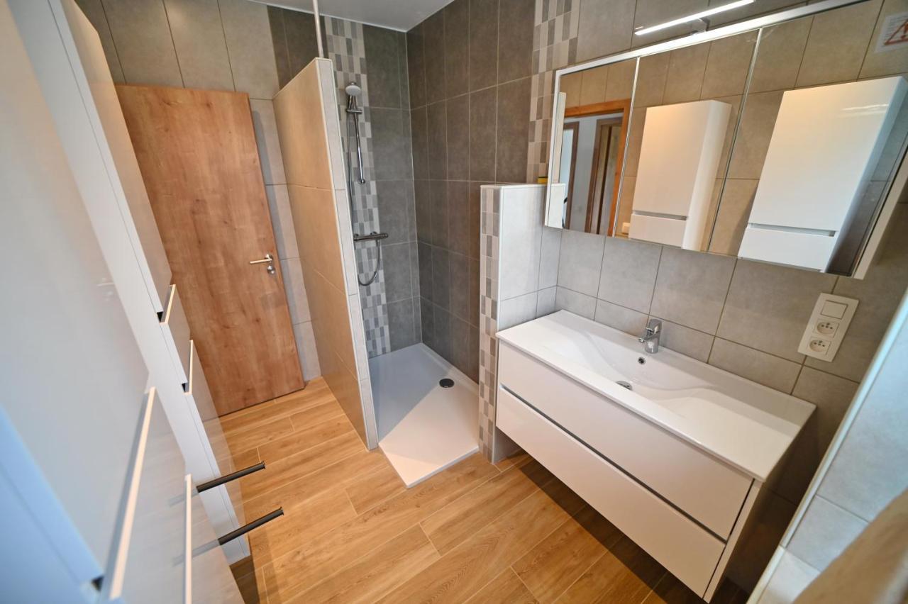 La Petite Maison Dans La Prairie Отон Экстерьер фото